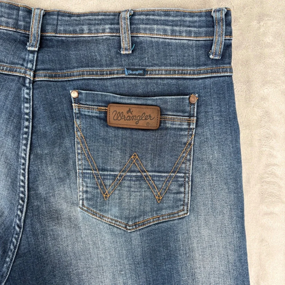 Wrangler‎ Denim Shorts Mens 40 (Fits 39x10) Blue Madden Rugged Western Cowboy